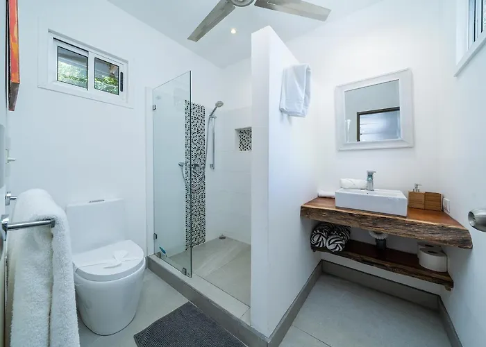 Cute, Modern Tiny With Pool For 2 People In Playa Potrero (Guanacaste)