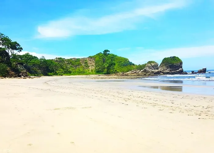 Cute, Modern Tiny With Pool For 2 People In Playa Сasa de vacaciones Potrero (Guanacaste)
